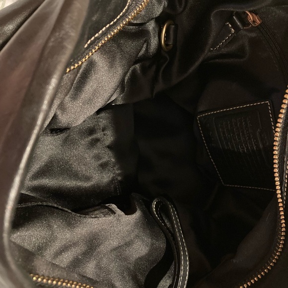 Elegant Coach Black Leather Bag - Picture 7 of 9